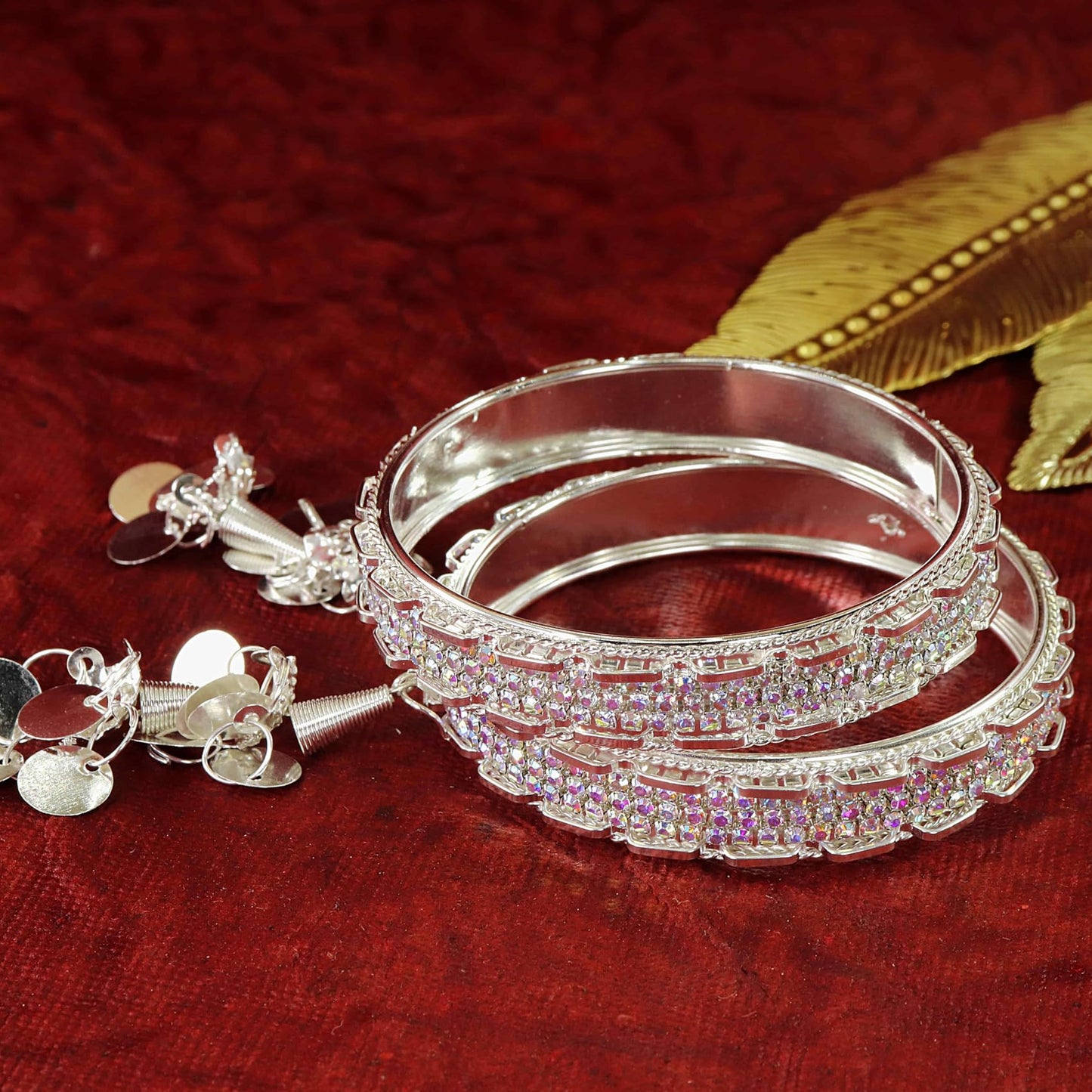 Elegant Silver Spark Latkan Kada